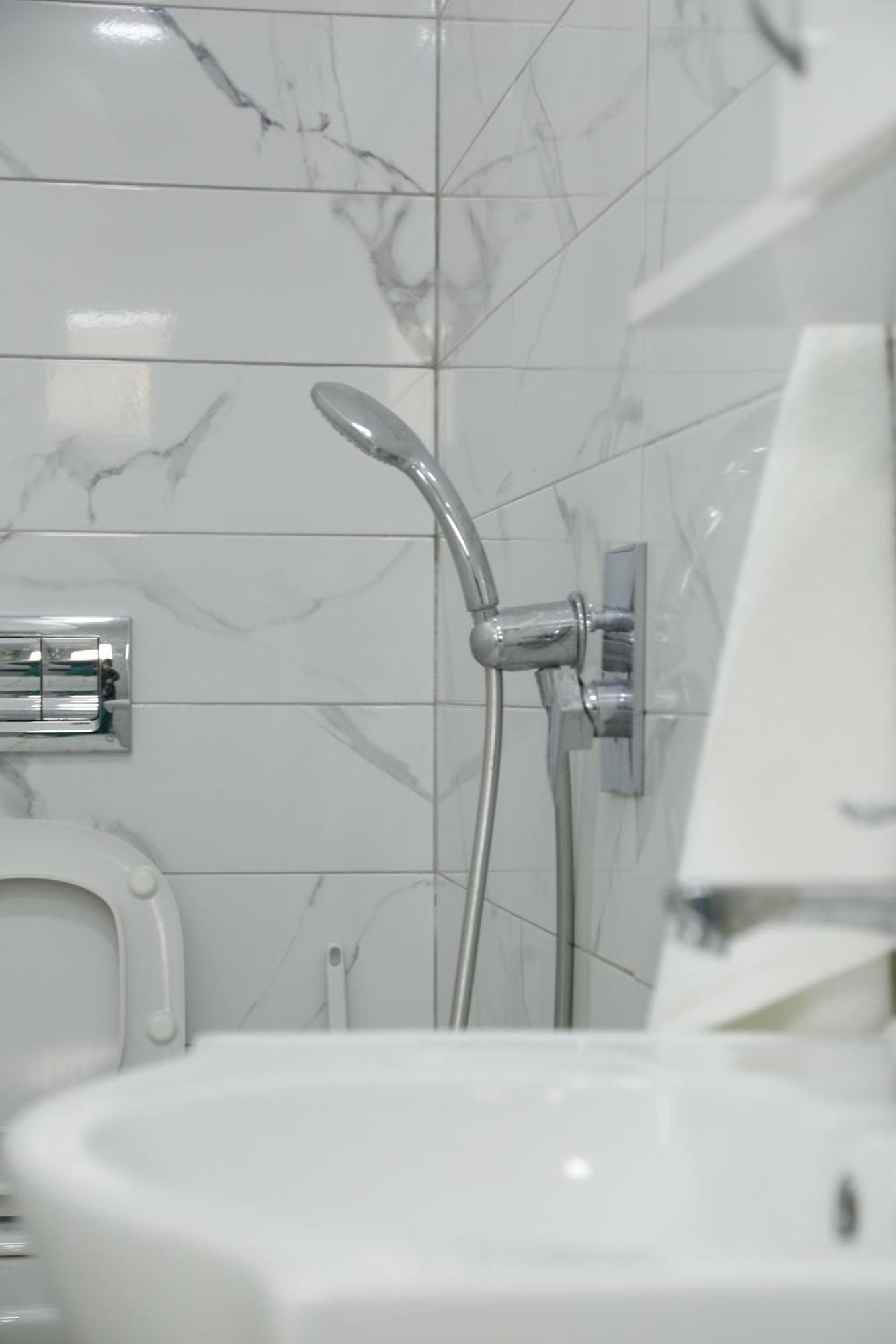 Albi Apartment Tirana Eksteriør billede