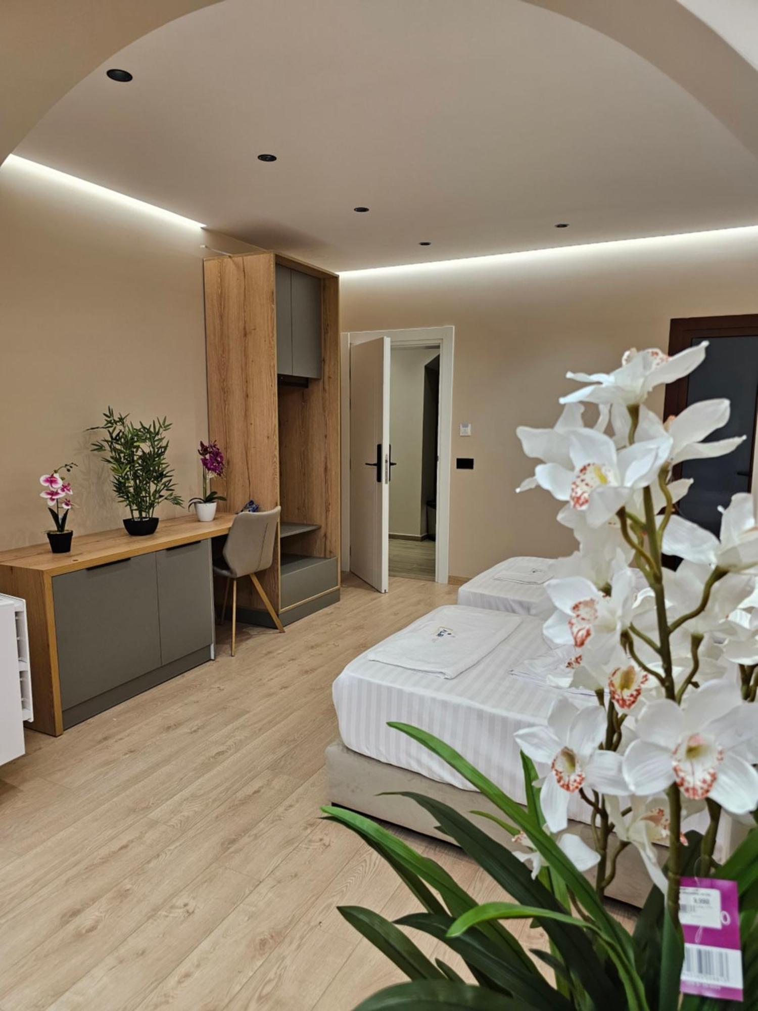 Albi Apartment Tirana Eksteriør billede